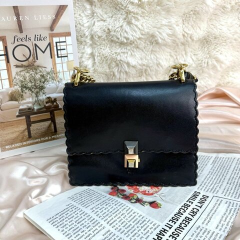 Fendi Kan I 黑色 牛皮 小號 鉚釘 燙印logo 扇形邊