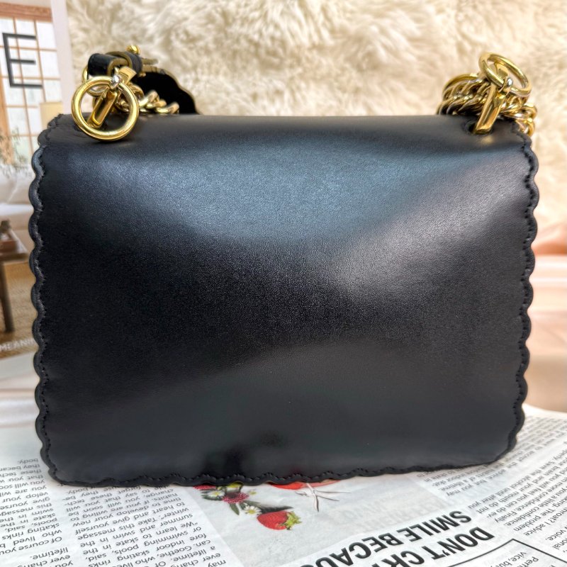 Fendi Kan I 黑色 牛皮 小號 鉚釘 燙印logo 扇形邊-2