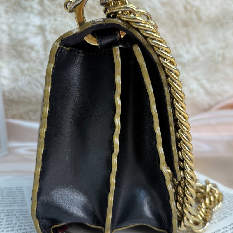 Fendi Kan I 黑色 牛皮 小號 鉚釘 燙印logo 扇形邊-4