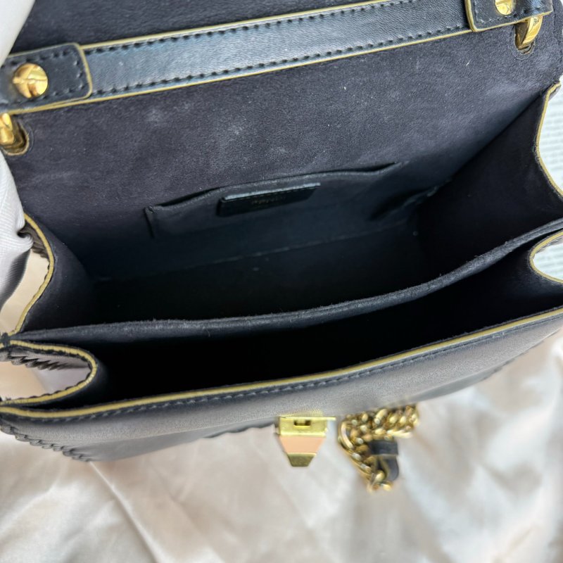 Fendi Kan I 黑色 牛皮 小號 鉚釘 燙印logo 扇形邊-6