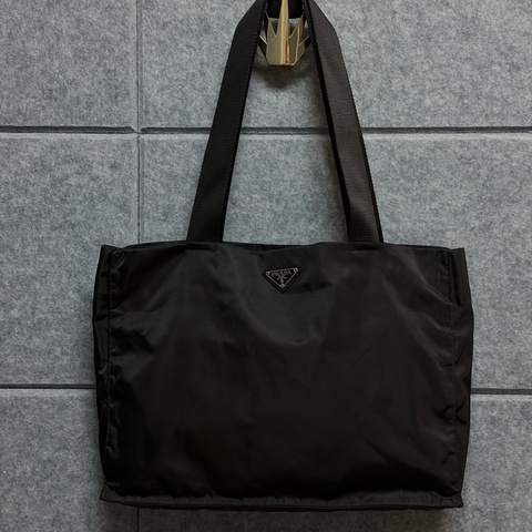 PRADA 尼龍托特包 黑色