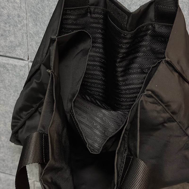 PRADA 尼龍托特包 黑色-8