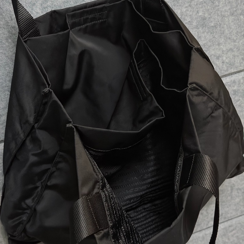 PRADA 尼龍托特包 黑色-9