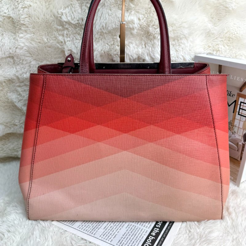 Fendi 經典 2 Jours 幾何漸層 手提包 紅色-1