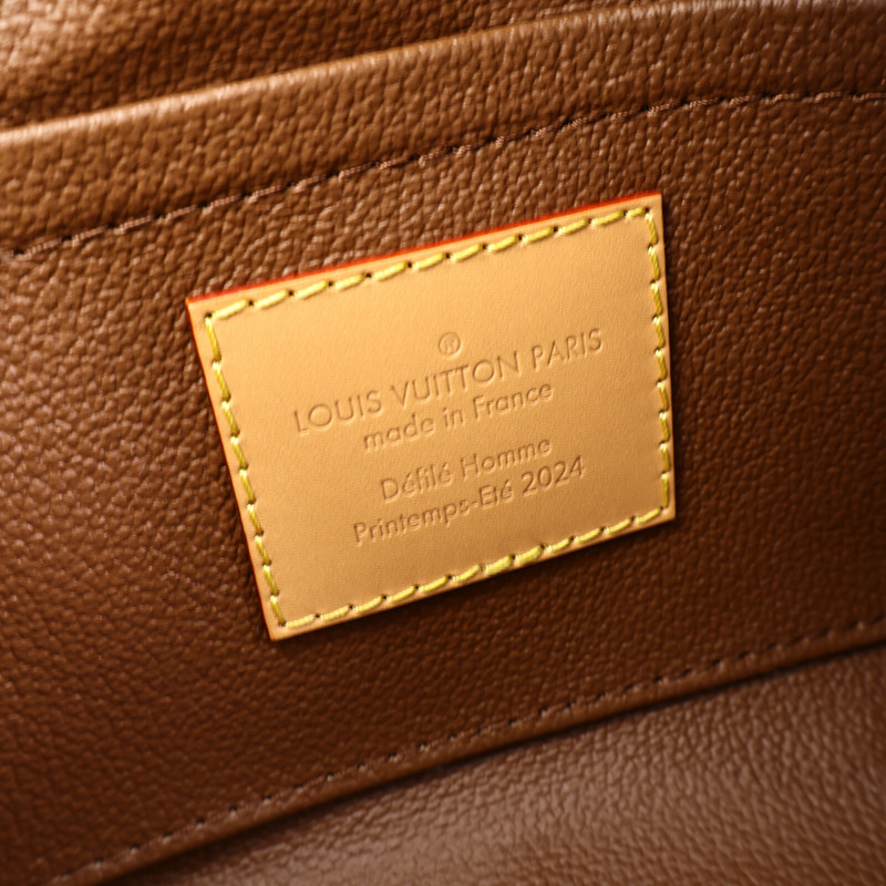LOUIS VUITTON Damier Pop Locker Dopp Kit Toilet Pouch手拿包-6
