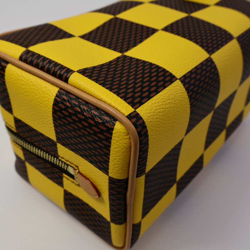 LOUIS VUITTON Damier Pop Locker Dopp Kit Toilet Pouch手拿包-13
