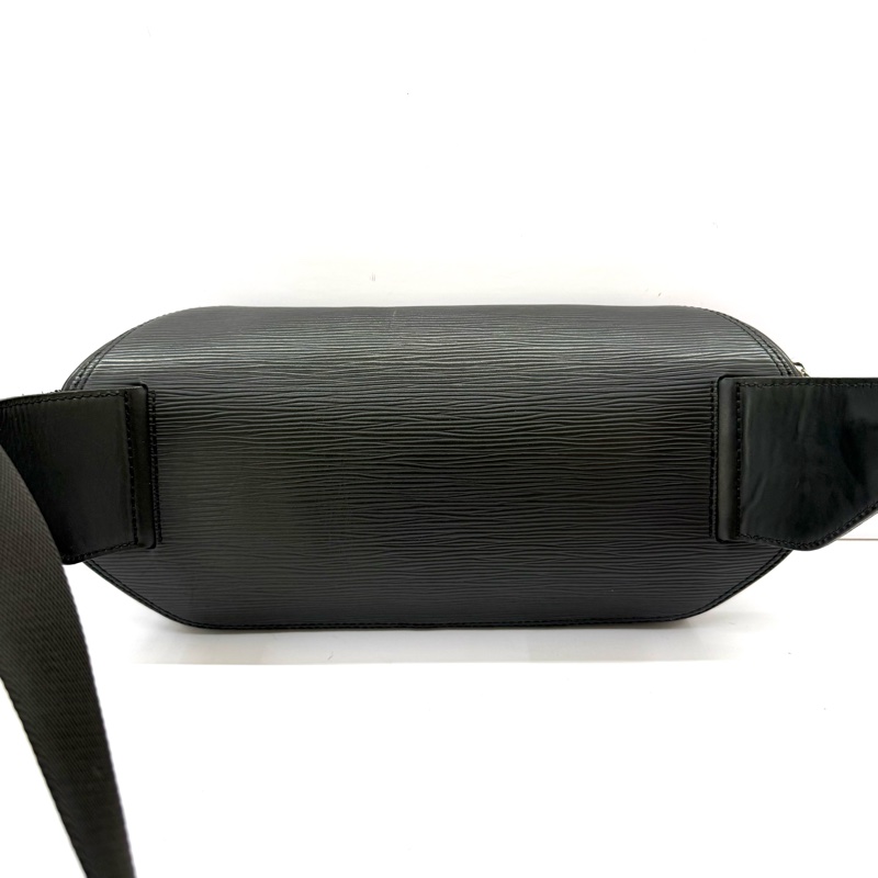 LOUIS VUITTON 路易威登 黑色EPI CIRCLE 腰包 M55131-1