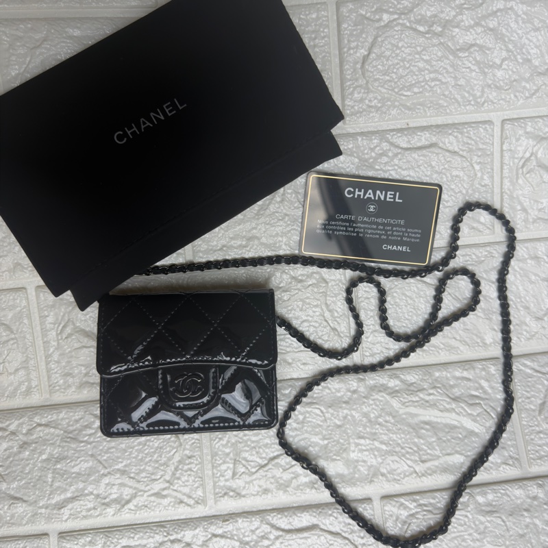 Chanel黑色漆皮鏈條卡包 so black經典款-1
