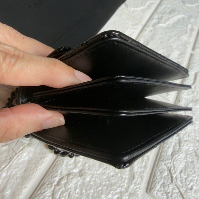 Chanel黑色漆皮鏈條卡包 so black經典款-6