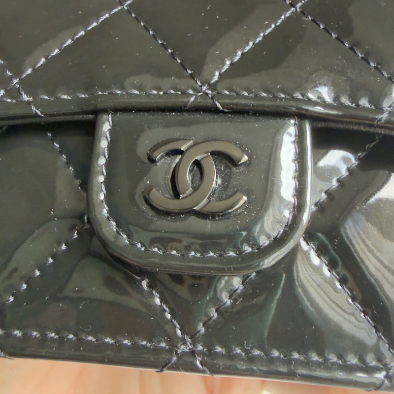 Chanel黑色漆皮鏈條卡包 so black經典款-9