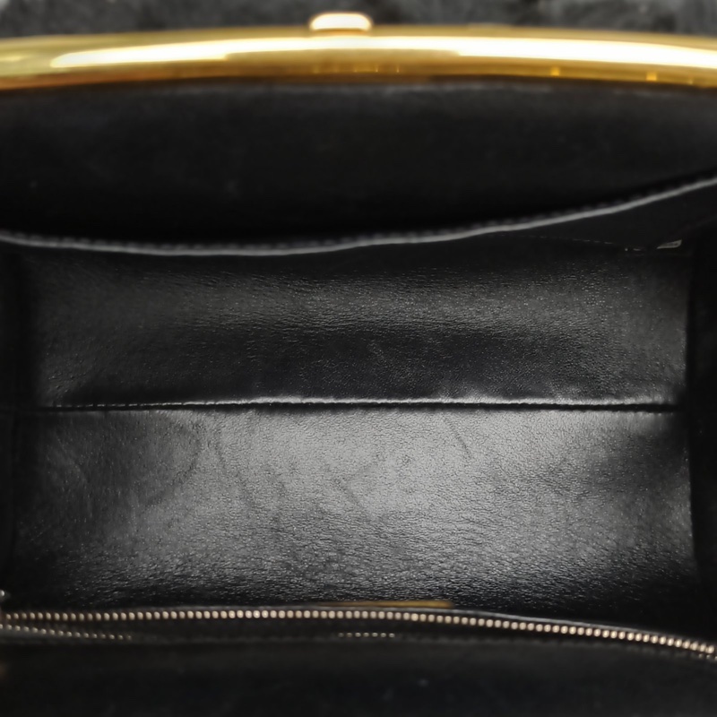 CHANEL 黑色牛皮23開金扣兔毛鏈條手提包-4