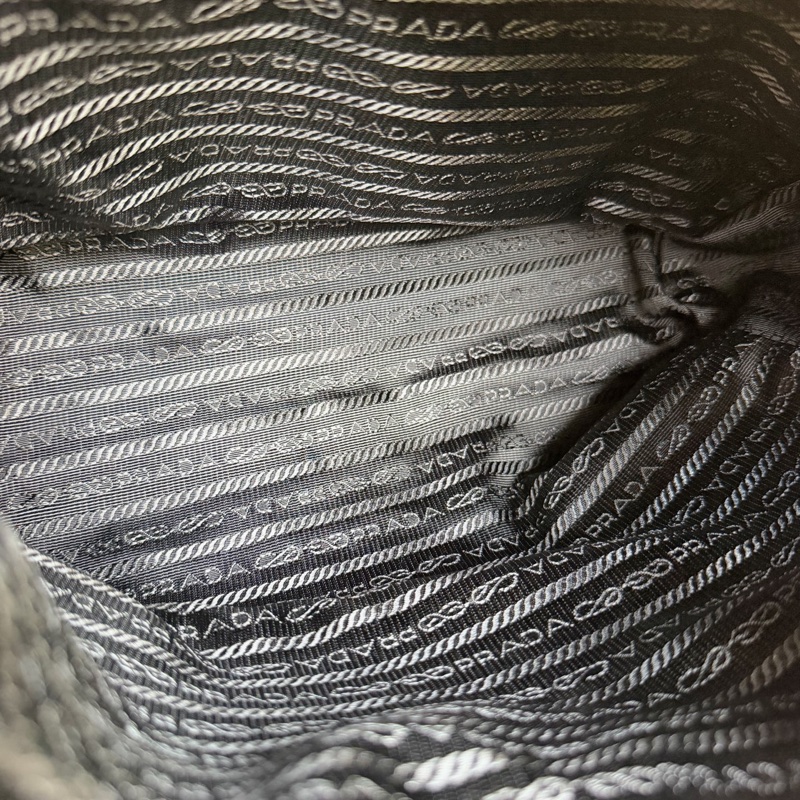 Prada普拉達黑金鍊條降落傘托特包 底長28cm-7