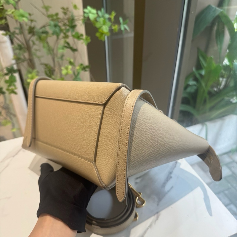 Celine賽琳 新款標奶茶色鯰魚包Belt micro  底長24-4