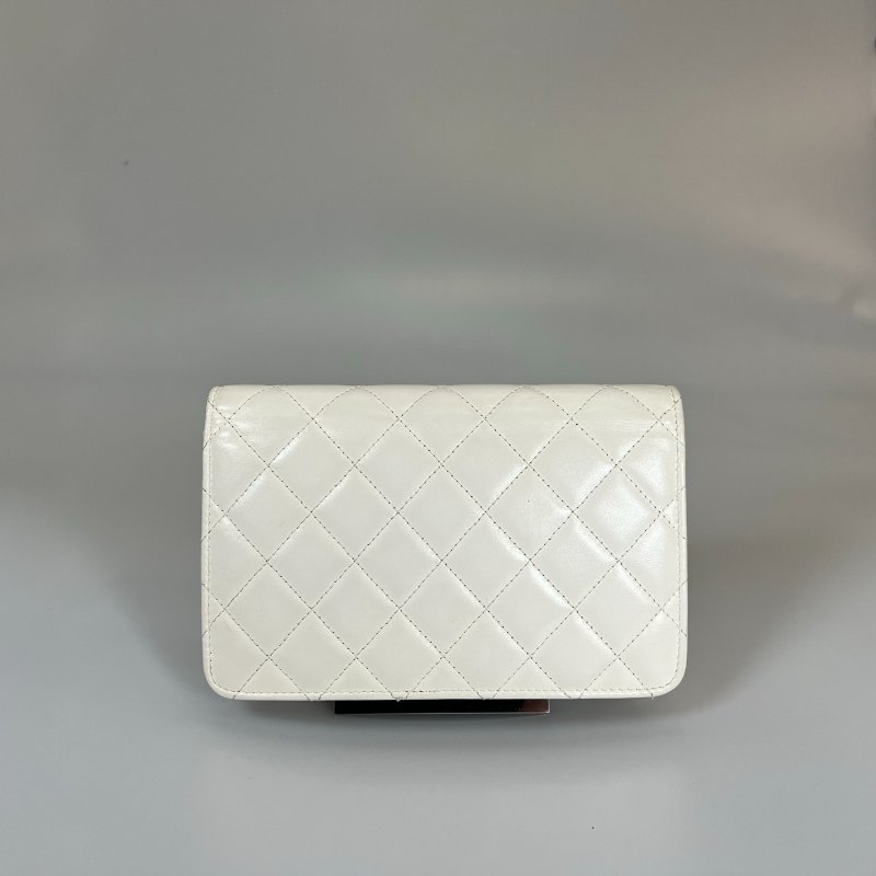 CHANEL 季節款吊墜WOC 包羊皮白 AP350晶片款-1