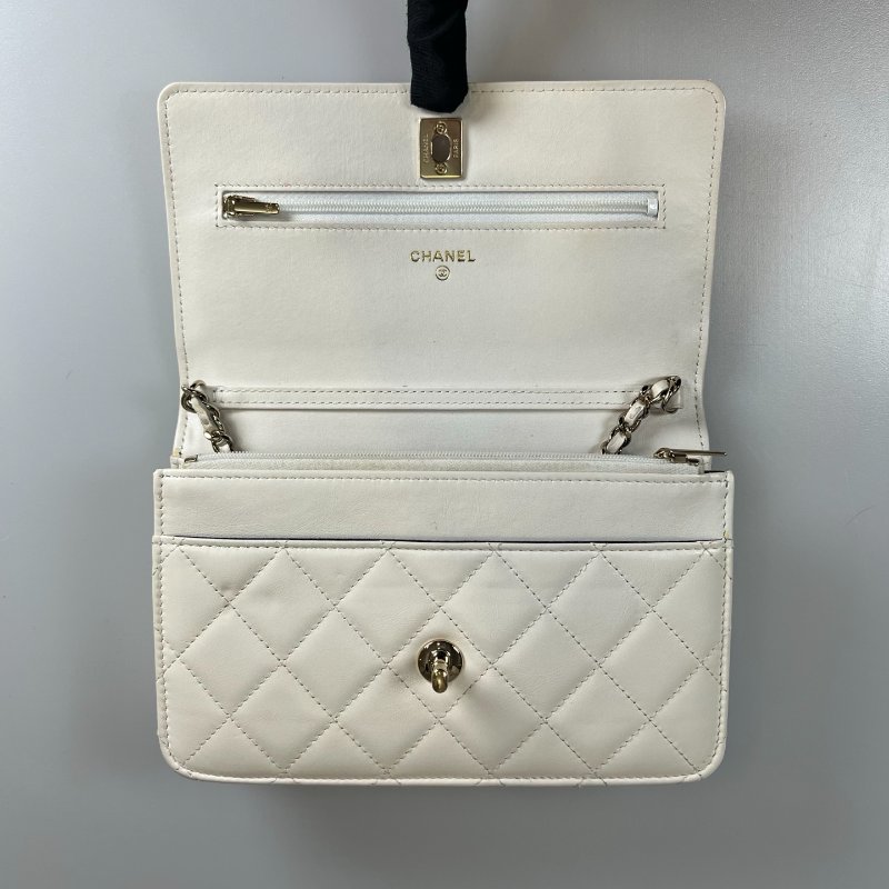 CHANEL 季節款吊墜WOC 包羊皮白 AP350晶片款-5