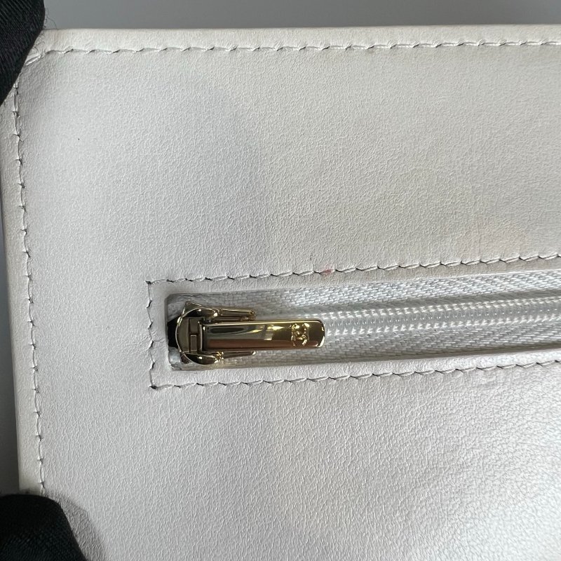 CHANEL 季節款吊墜WOC 包羊皮白 AP350晶片款-11