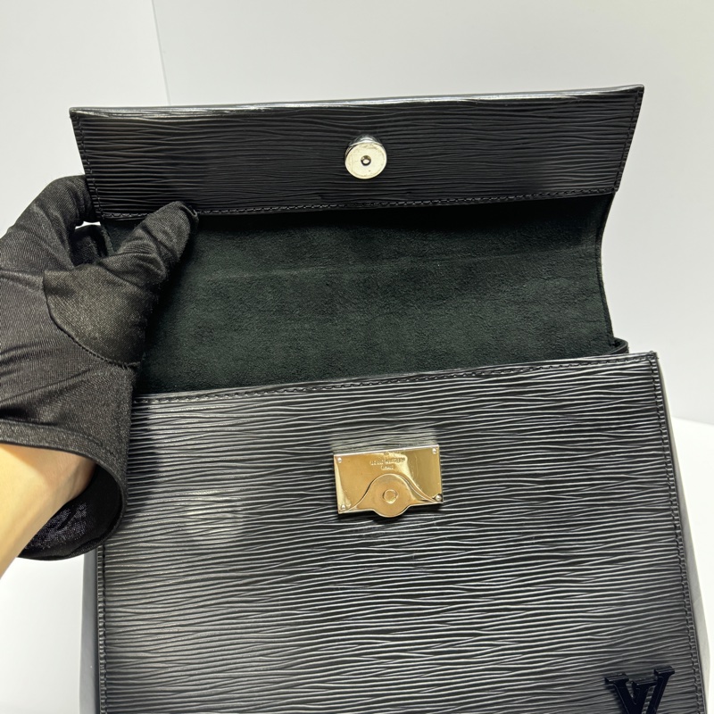 (極新🎁 最新晶片款) LV Epi 黑磁吸斜背+手提包【專櫃92,000】-18