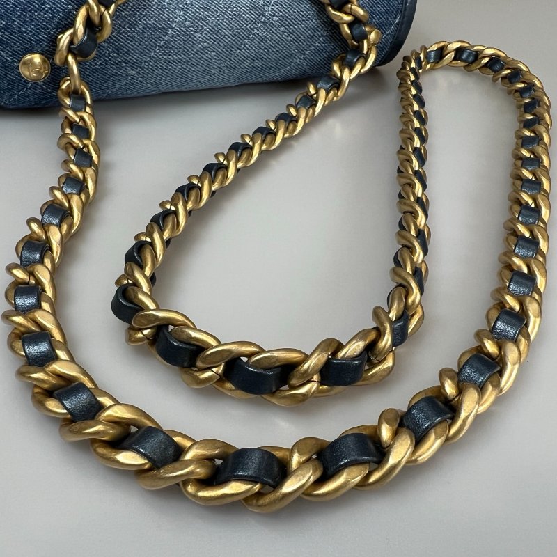CHANEL季節款 帆布金釦馬鞍包 牛仔藍 AS4850/晶片款-9