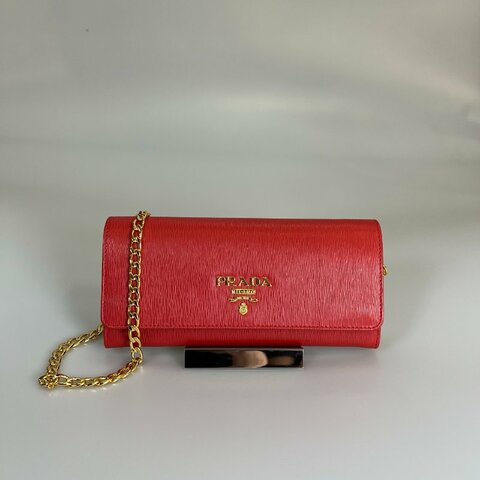 PRADA 236 紅防刮WOC鍊條包