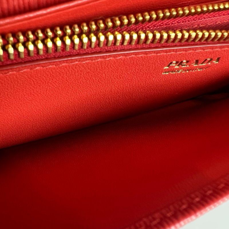 PRADA 236 紅防刮WOC鍊條包-10
