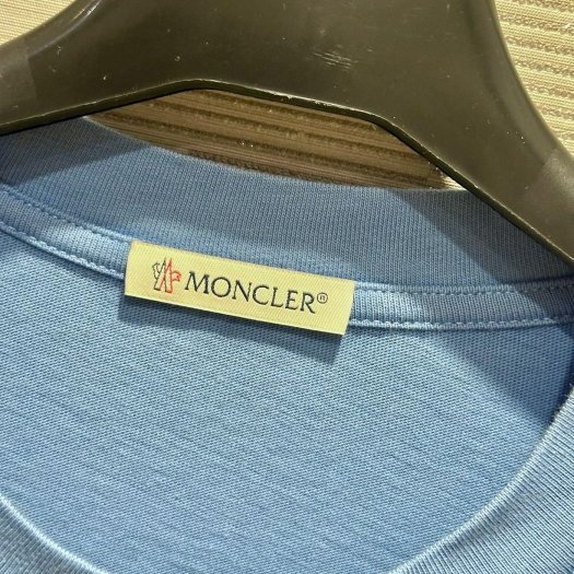 💎Han's house精品服飾💎moncler LOGO 短 T 藍 現貨 XS 原價12500-4