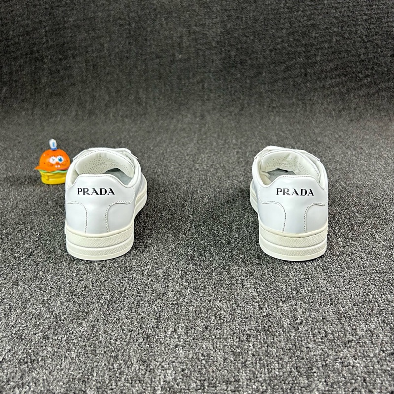 Prada普拉達鋼標小白鞋 尺碼:36.5-4