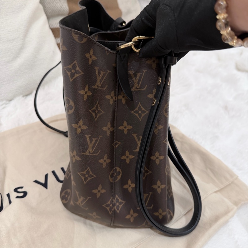 LV/ 黑水桶包-4