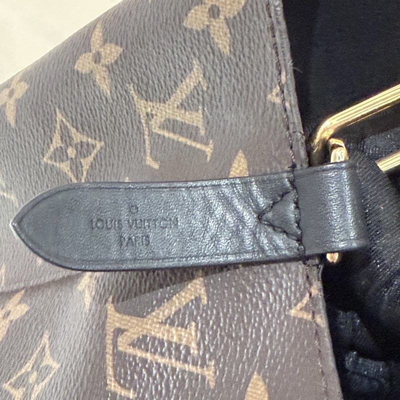 LV/ 黑水桶包-23