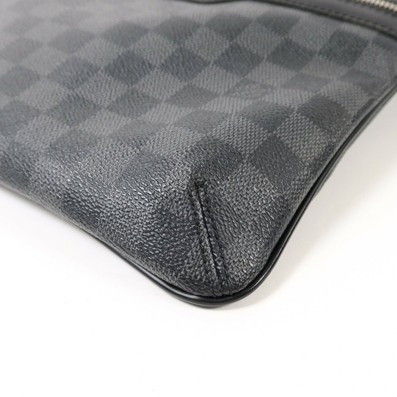 LOUIS VUITTON Damier Graphite Thomas肩背袋-11
