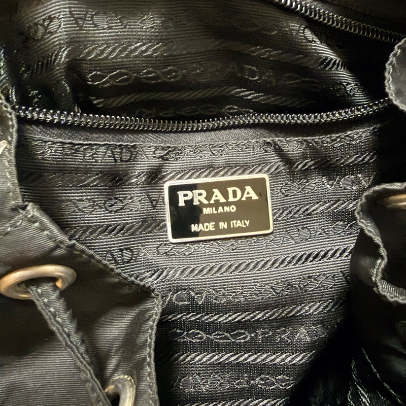 PRADA後背包-1