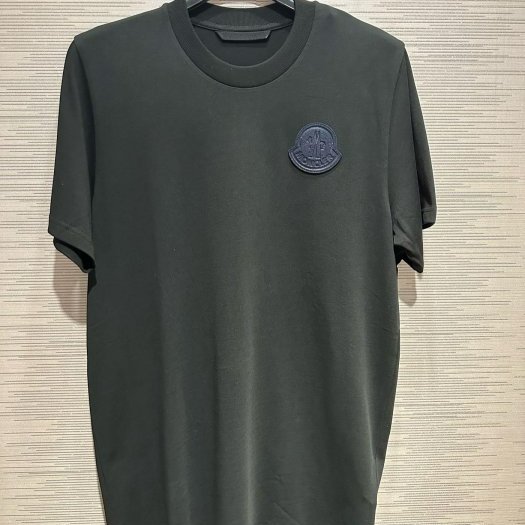 💎Han's house精品服飾💎moncler 立體 LOGO 短 T 黑 現貨 M ~ L 原價11000-1