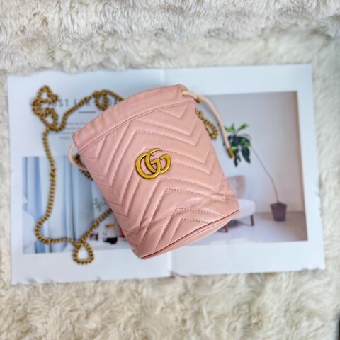 GUCCI 馬蒙 Marmont 圓筒 粉色 波浪紋 牛皮 mini 17 金色雙G 水桶包