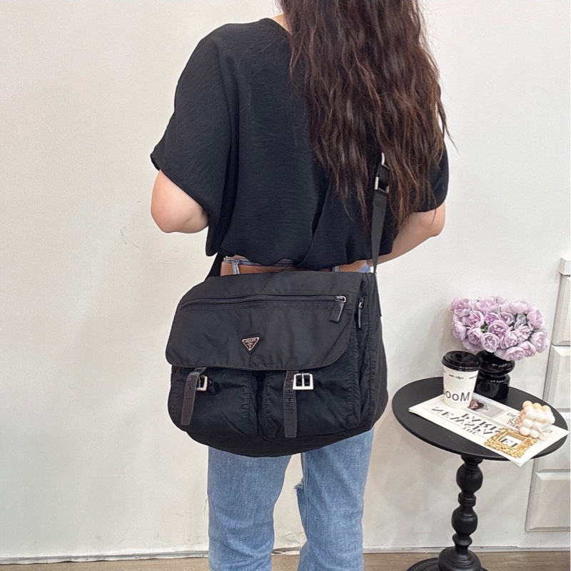 【赫蒂國際精品】 PRADA 經典三角LOGO尼龍翻蓋雙扣中性斜背包/郵差包 中古款vintage-1