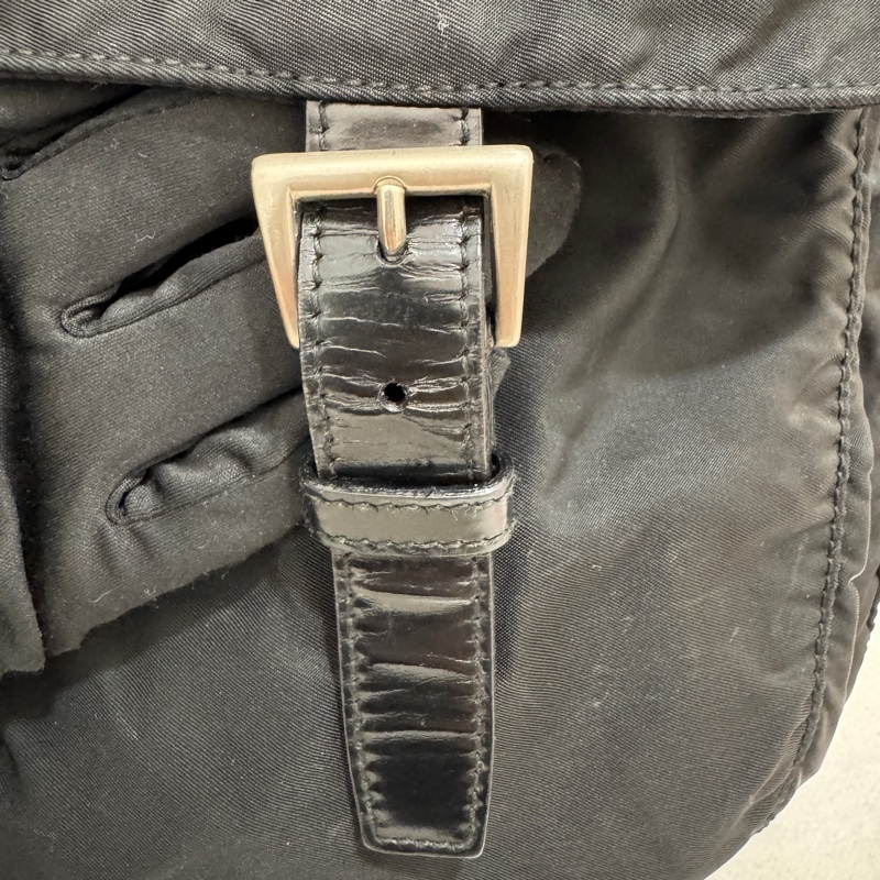 【赫蒂國際精品】 PRADA 經典三角LOGO尼龍翻蓋雙扣中性斜背包/郵差包 中古款vintage-16