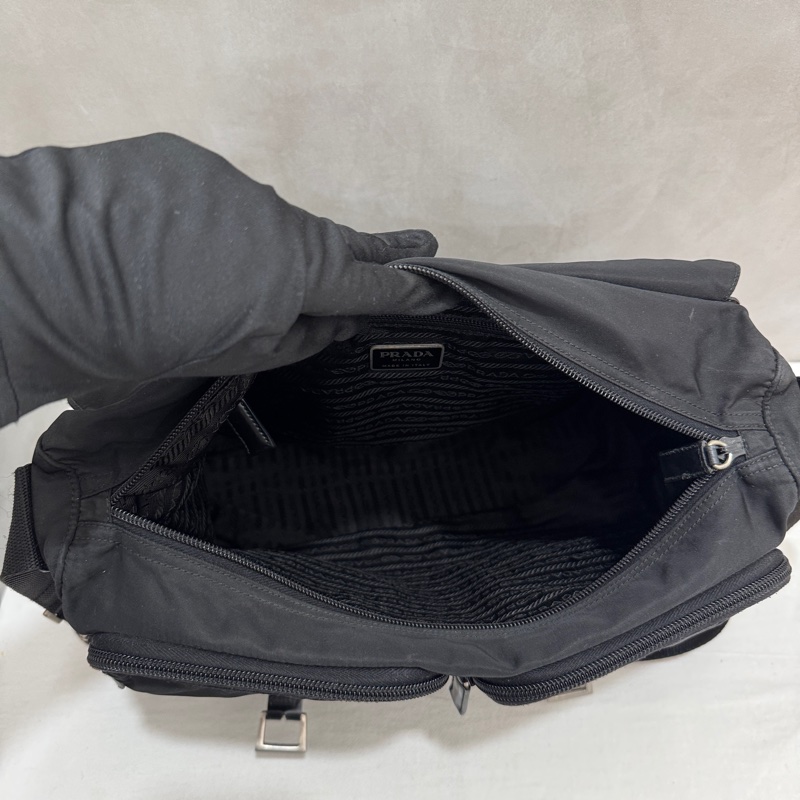 【赫蒂國際精品】 PRADA 經典三角LOGO尼龍翻蓋雙扣中性斜背包/郵差包 中古款vintage-21