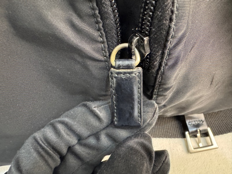 【赫蒂國際精品】 PRADA 經典三角LOGO尼龍翻蓋雙扣中性斜背包/郵差包 中古款vintage-27