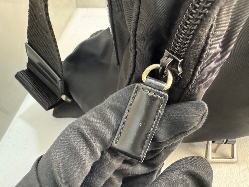 【赫蒂國際精品】 PRADA 經典三角LOGO尼龍翻蓋雙扣中性斜背包/郵差包 中古款vintage-28