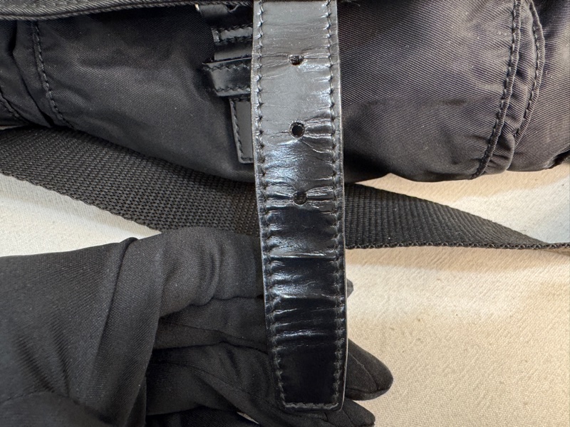 【赫蒂國際精品】 PRADA 經典三角LOGO尼龍翻蓋雙扣中性斜背包/郵差包 中古款vintage-29