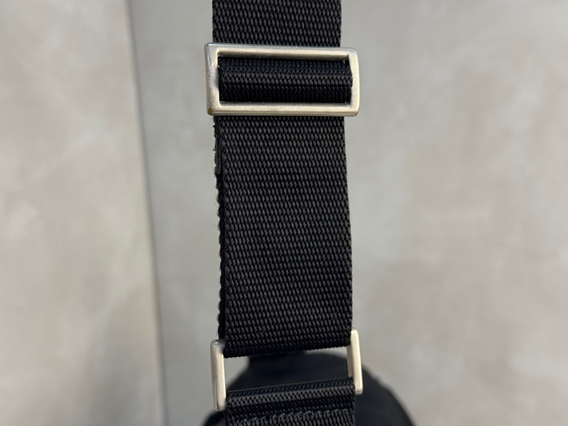 【赫蒂國際精品】 PRADA 經典三角LOGO尼龍翻蓋雙扣中性斜背包/郵差包 中古款vintage-35