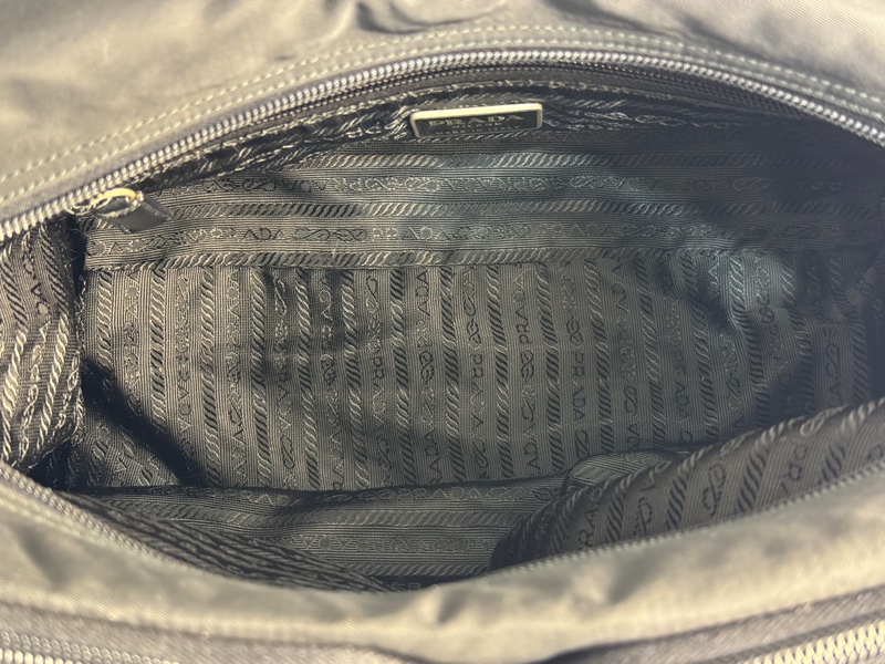 【赫蒂國際精品】 PRADA 經典三角LOGO尼龍翻蓋雙扣中性斜背包/郵差包 中古款vintage-36