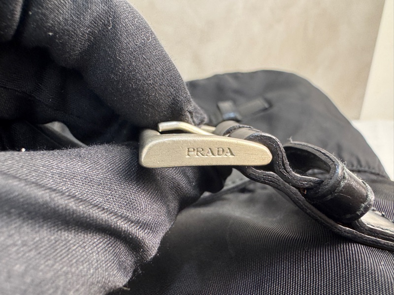 【赫蒂國際精品】 PRADA 經典三角LOGO尼龍翻蓋雙扣中性斜背包/郵差包 中古款vintage-38