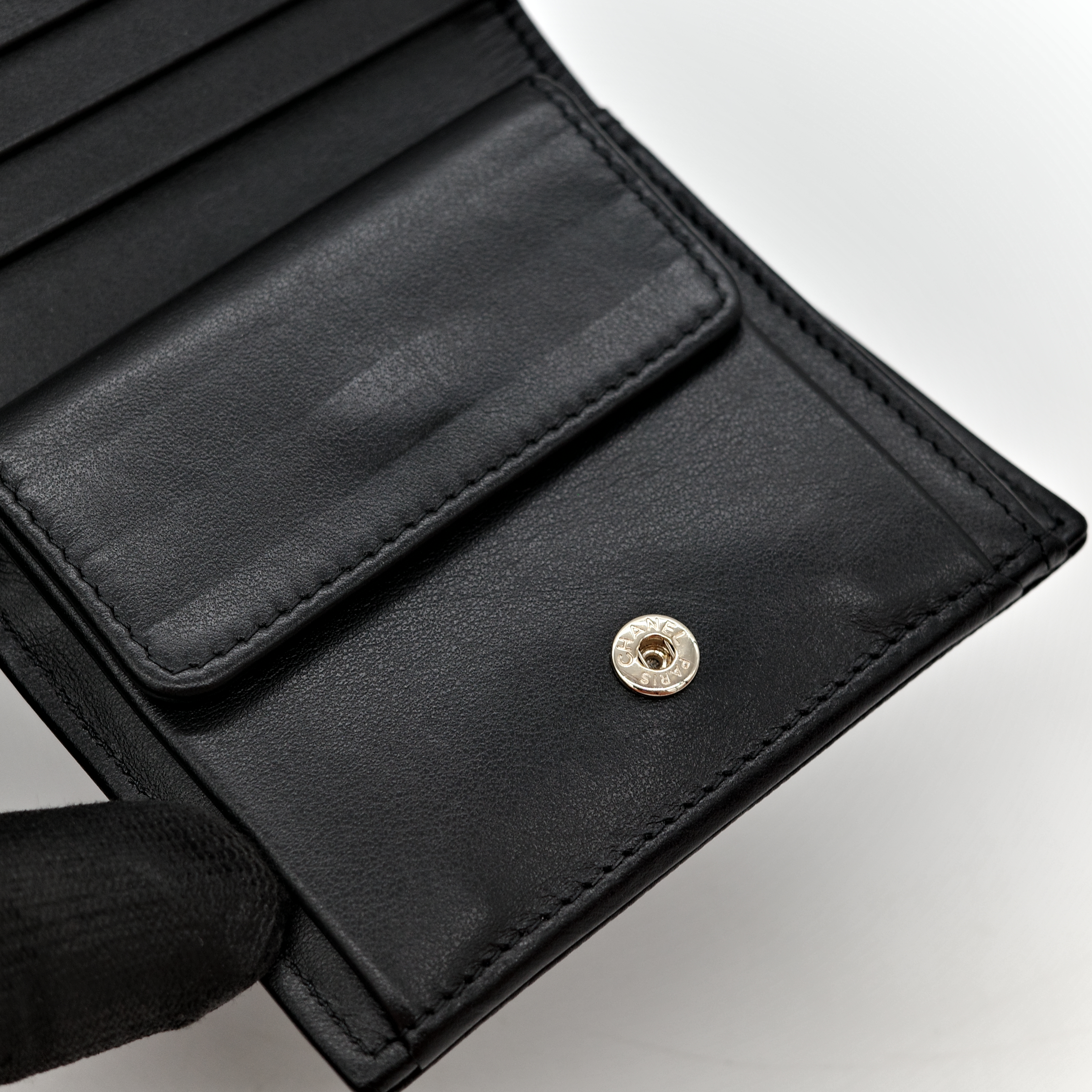 Chanel caviar leather wallet-9