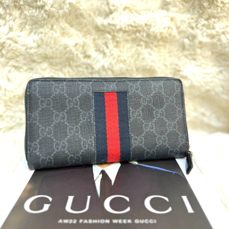 Gucci GG Supreme 黑色 老花 帆布 中號 織帶細節拉鏈長款-1