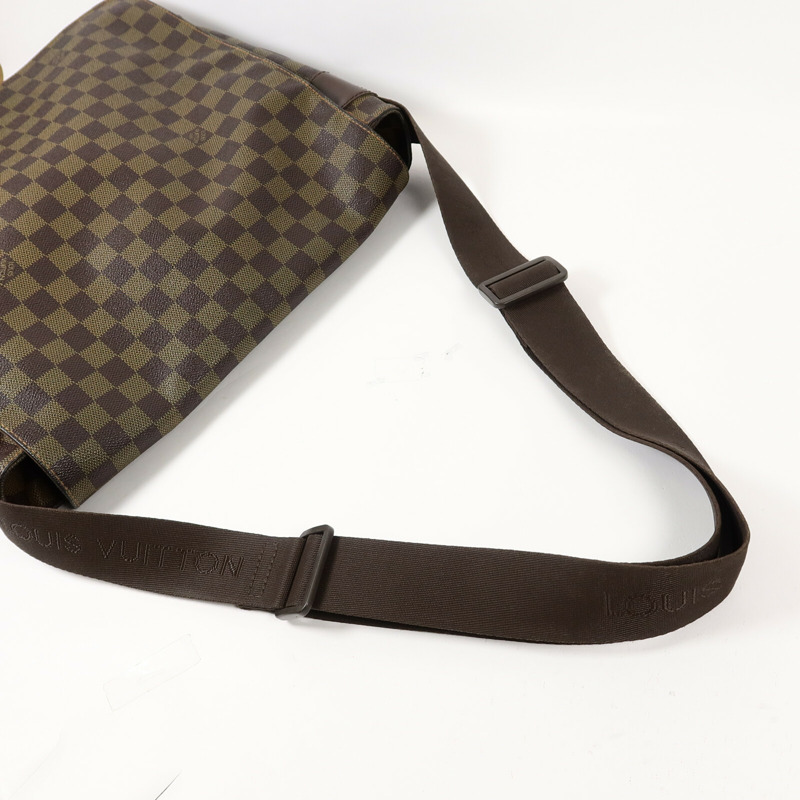 LOUIS VUITTON Damier Ebene Bastille肩背袋-10
