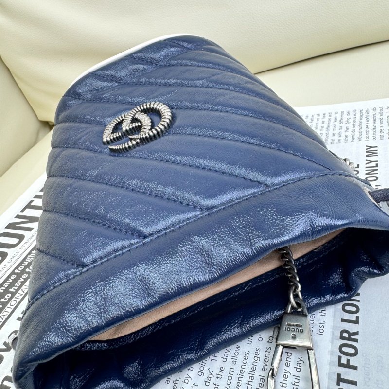 GUCCI 馬蒙 Marmont 圓筒 藍色 斜紋 牛皮 mini 17 擰花雙G 水桶包-4