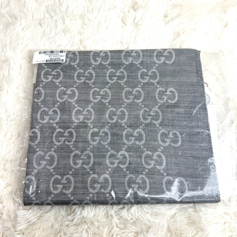 Gucci logo 灰白雙色圍巾-4