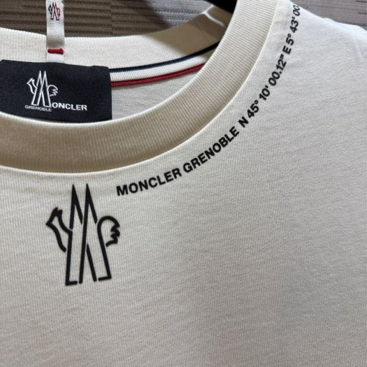 💎Han's house精品服飾💎moncler 滑雪系列 短 T 白 現貨 M / L 原價13100-4