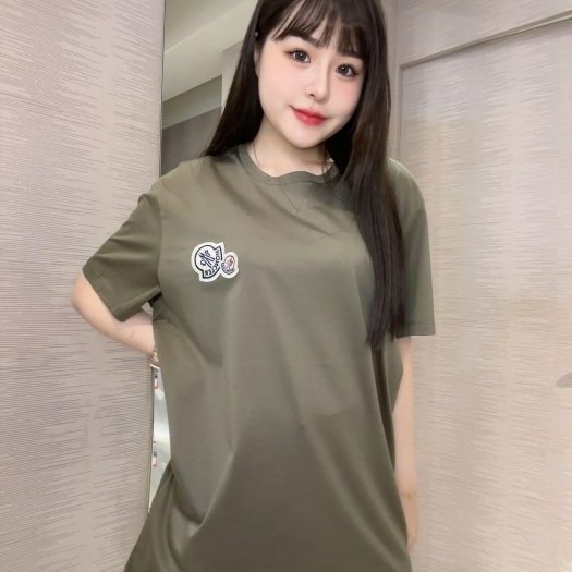 💎Han's house精品服飾💎moncler 大 LOGO 短 T 軍綠 現貨L 原價13100-4