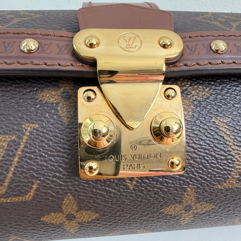 ✨99新🆕路易威登/LOUIS VUITTON Papillon Trunk 老花鏈條S-lock鎖扣 塗層帆布拼牛皮飾邊 腋下包手提包單肩包斜挎包 女款 棕色 金扣 2條可拆卸肩帶 底長20cm❤️正品-7