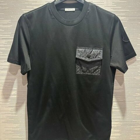 💎Han's house精品服飾💎moncler 口袋 尼龍 滿版 拼接 短 T 黑 現貨 XS原價13800